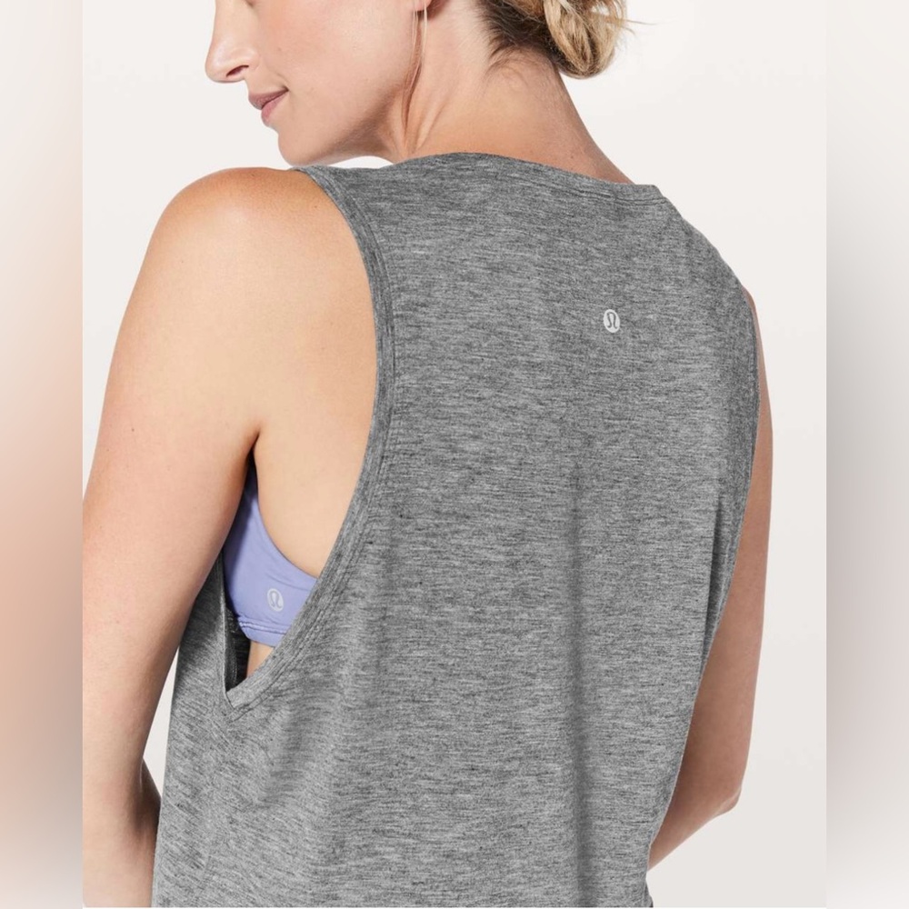 🍋 Lululemon “Knot Gonna Fly Tank” 🍋 EUC ⭐️LIKE NEW⭐️ {Sz: 6} 🩶Gray🩶 v-neck